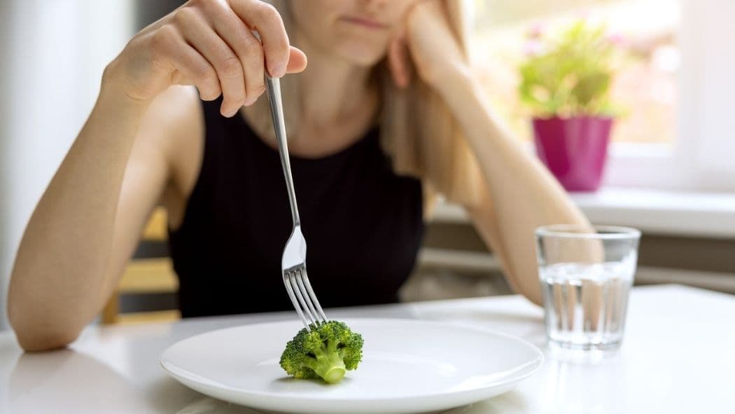 Eating Disorders: Causes, Symptoms, Types & Effective Treatment Options