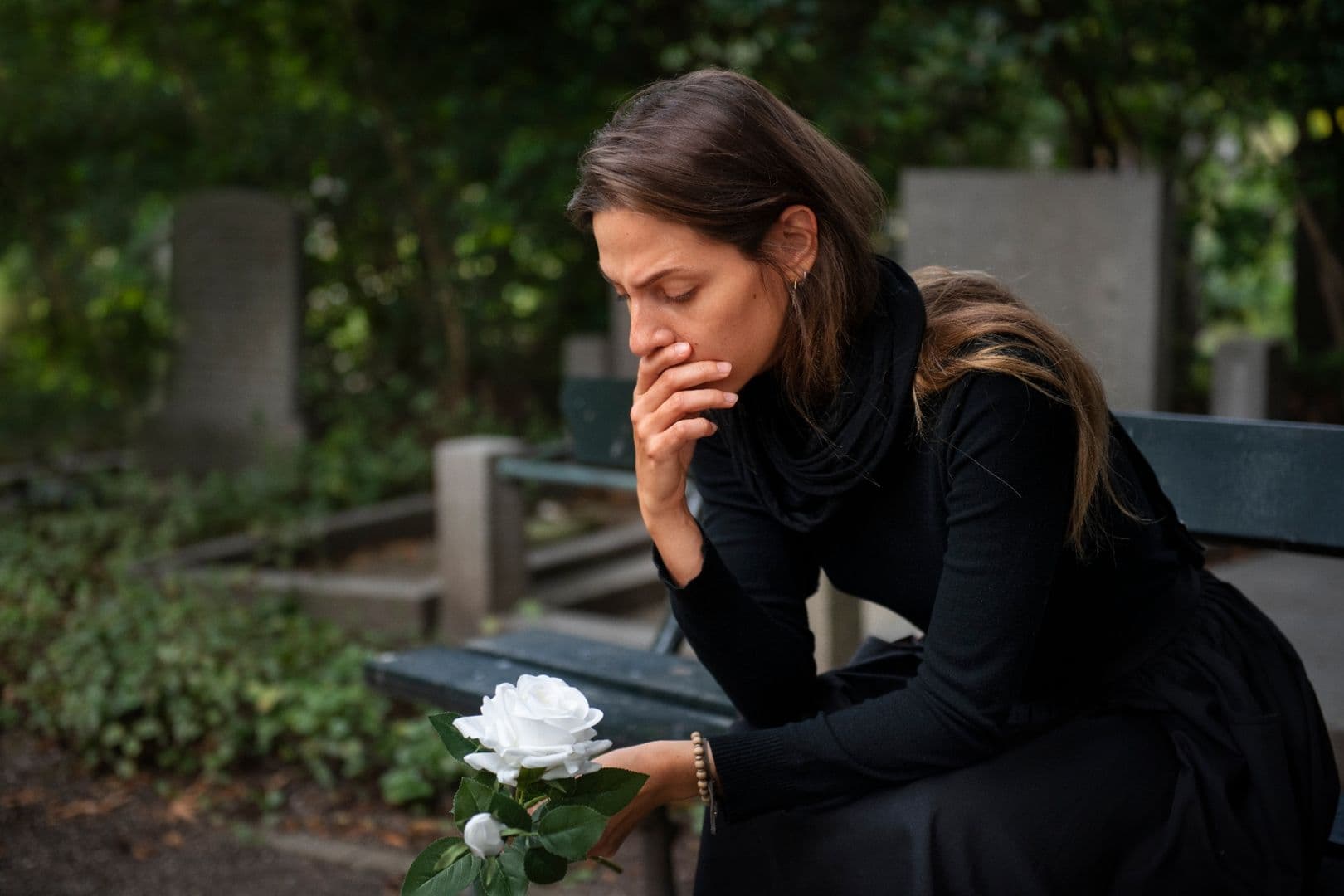 Grief and Loss: Emotional Symptoms, Stages of Grief & Healing Guide